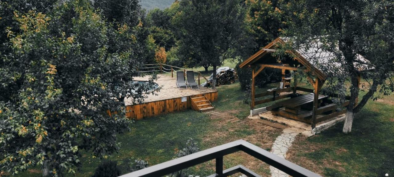 Guesthouse Mirko Hodak セリステ・ドゥレズニツコ エクステリア 写真