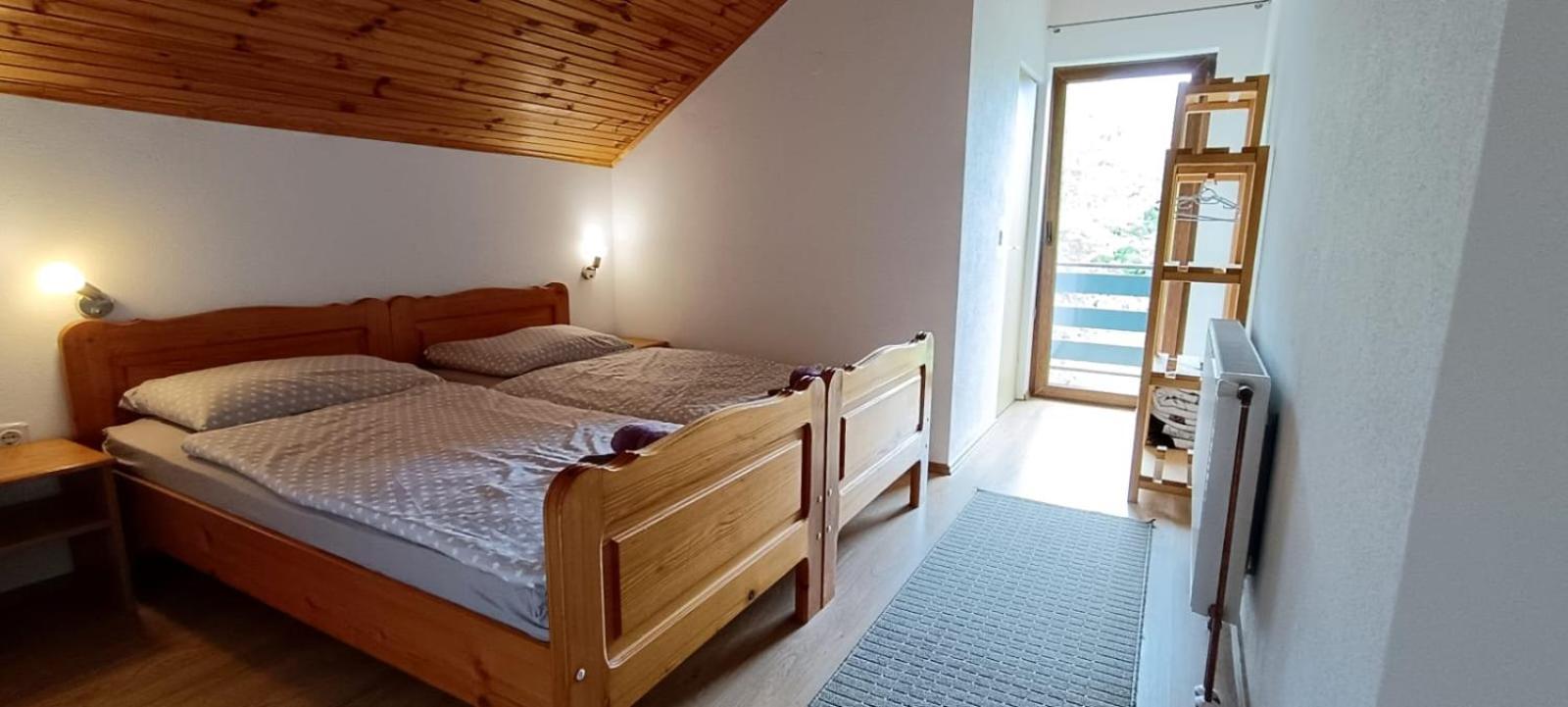 Guesthouse Mirko Hodak セリステ・ドゥレズニツコ エクステリア 写真